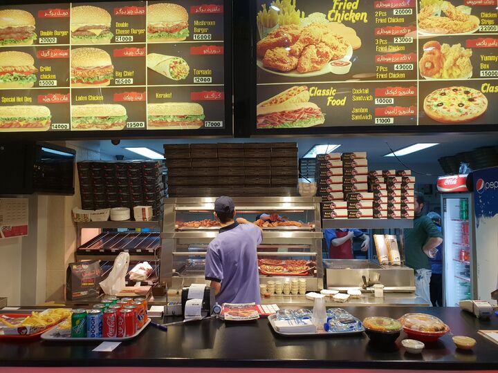 فروش فستفود ۵۰ درصد کاهش یافته است فروش فستفود ۵۰ درصد کاهش یافته است