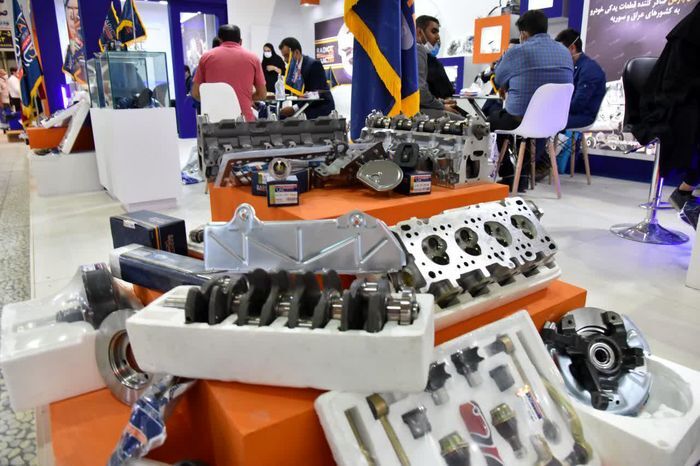 تارا، دنا و شاهین در خیابان های مسکو می تازند| فرصت مناسب برای ایران خودرو و سایپا