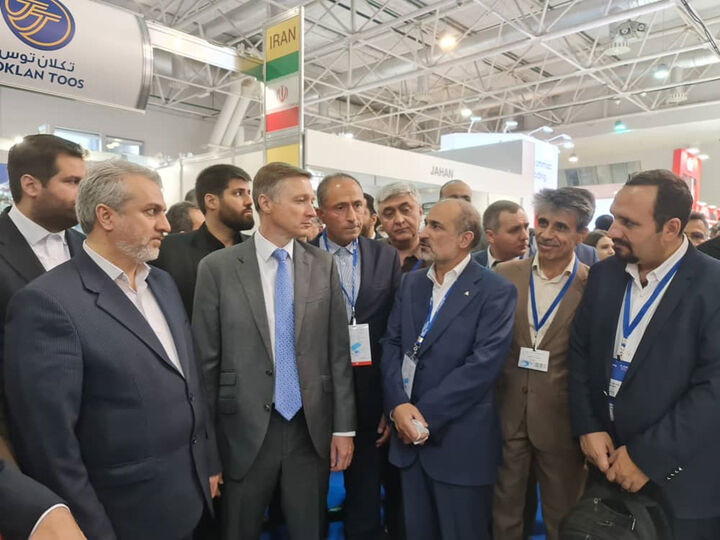 آغاز مذاکرات برای تولید خودروی مشترک ایران و روسیه آغاز مذاکرات برای تولید خودروی مشترک ایران و روسیه