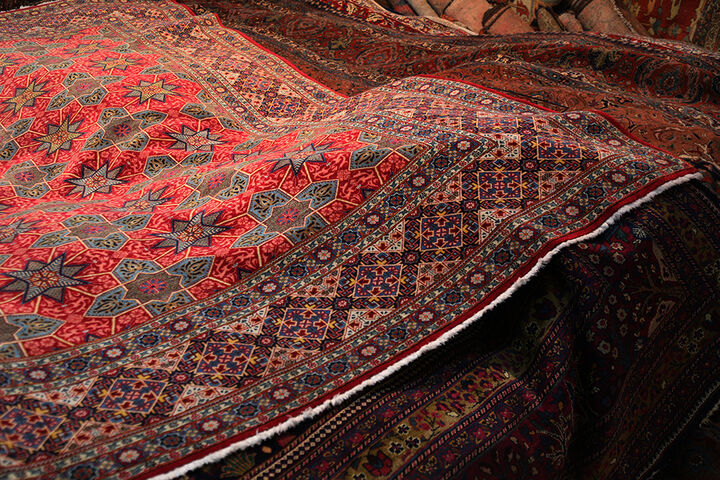 عمر فرش دستباف ایرانی چقدر است؟