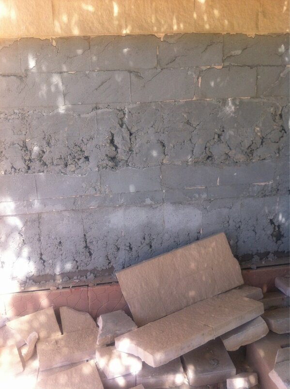 نگرانی شدید از ریزش سنگ نما و بالا رفتن آمار استفاده از پیچ و رولپلاک سنگ نما