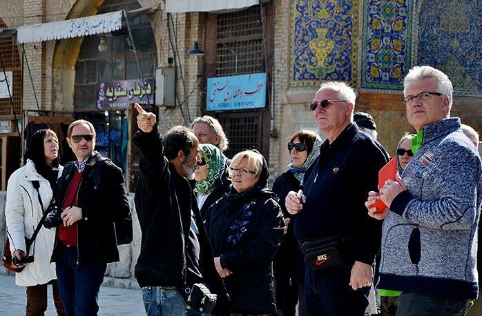 راهنمایان گردشگری مجاز بیکار شدند| غیرمجازها همچنان بر سرکار