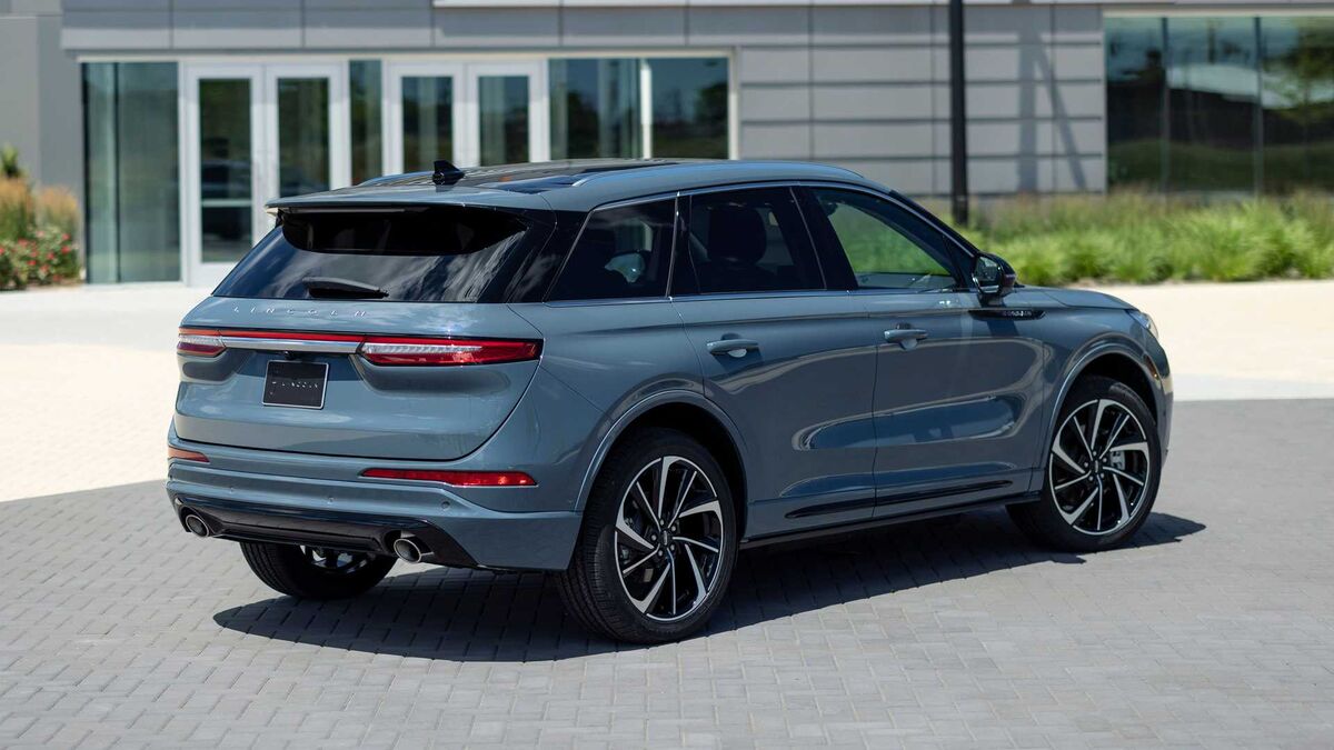 لینکلن کورسیر ۲۰۲۳ با فناوری جدید ایمنی معرفی شد