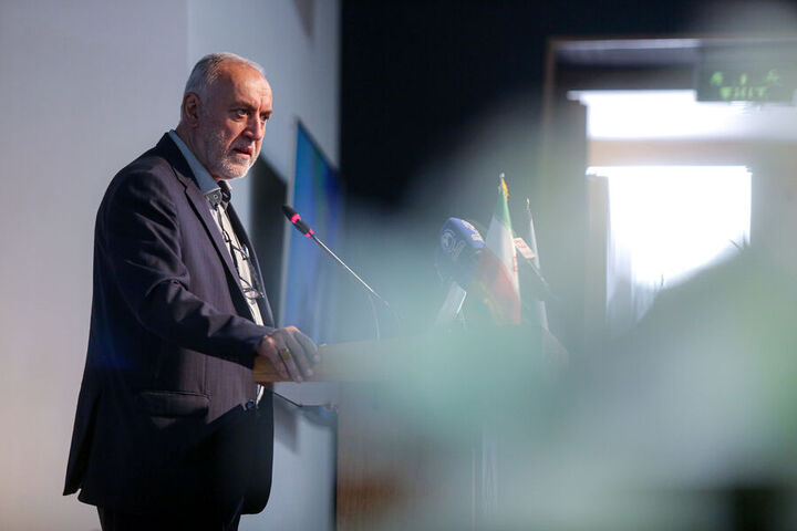 دولتمردان به جای حل مشکل مشغول گفتار درمانی هستند| تولید در ایران رقابت پذیر نیست دولتمردان به جای حل مشکل مشغول گفتار درمانی هستند| تولید در ایران رقابت پذیر نیست