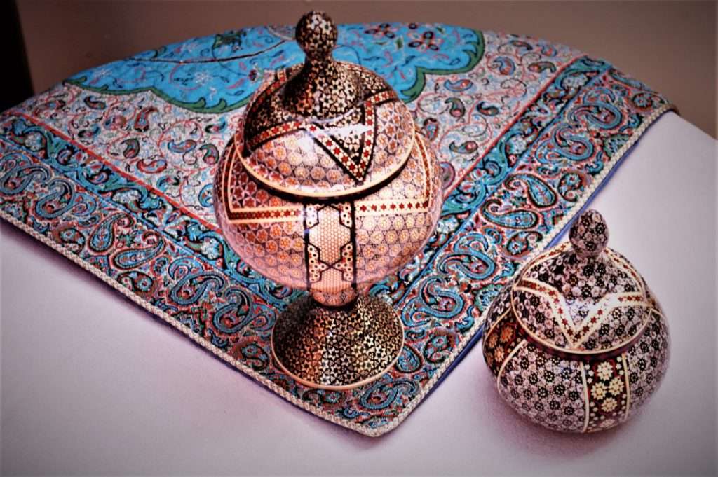 خرید و فروش عمده انواع محصولات صنایع دستی در اصفهان | امیران تبلیغ