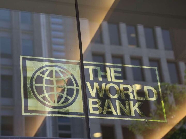 پیش‌بینی بانک جهانی از رشد ۳.۲ و تورم ۳۵.۳ درصدی اقتصاد ایران در ۱۴۰۳