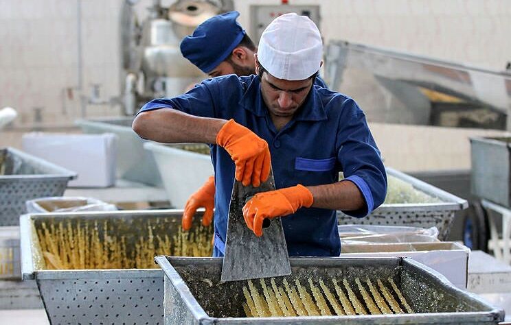 تلخکامی تولیدکنندگان نبات از افزایش قیمت مواد اولیه| کارخانههای تازه تاسیس کمتر حمایت میشوند