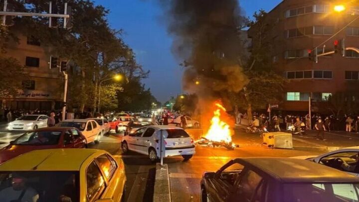 مالک یک کافه معروف در قم و تعدادی از شهرهای کشور بازداشت شدند مالک یک کافه معروف در قم و تعدادی از شهرهای کشور بازداشت شدند