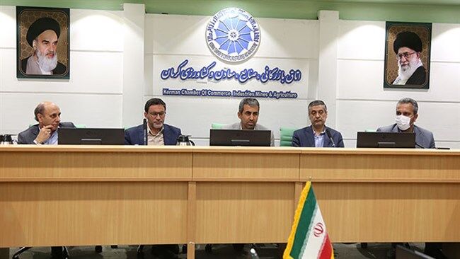 صنایع کوچک و متوسط با خروج از زیرمجموعه صمت، رها شدهاند  صنایع کوچک و متوسط با خروج از زیرمجموعه صمت، رها شدهاند