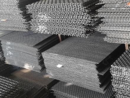 تولیدکنندگان تورهای فلزی گرفتار در تور مشکلات| دولت حامی خوبی برای تولیدکننده نیست