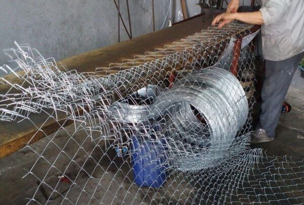 تولیدکنندگان تورهای فلزی گرفتار در تور مشکلات| دولت حامی خوبی برای تولیدکننده نیست