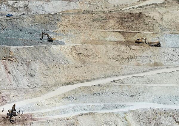  ١٠٠ فقره معدن فلزی در استان زنجان وجود دارد 
