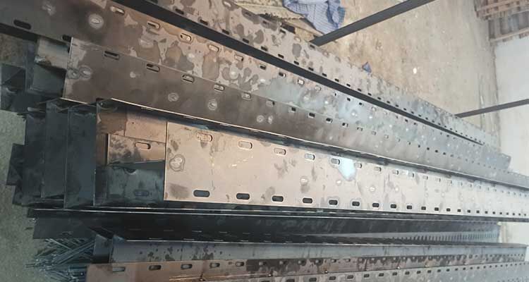 جزئیات اجرای وال پستها