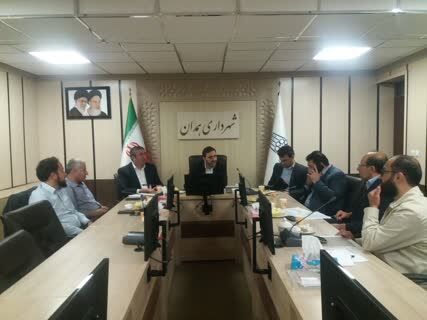 شهروندان در برف‌روبی کمک حال مدیریت شهری همدان باشند