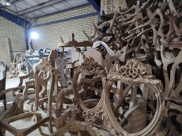 صنعت مبل اصفهان در کمای عمیق| نرخ بالای ارز و کمبود مواد اولیه مشکل ساز شد