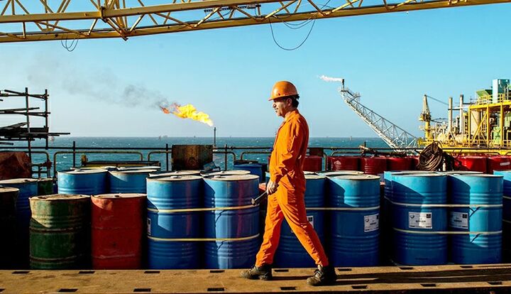 خطر تخلیه در کمین چاه های نفت ایران