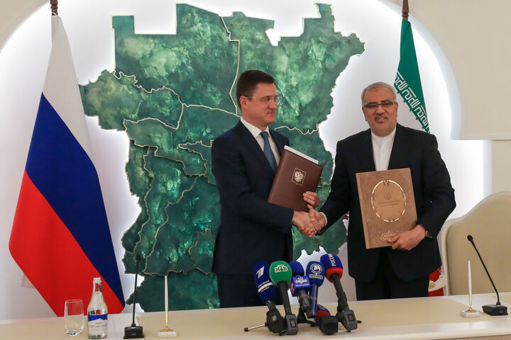 ایران و روسیه آیندهسازان بازار جهانی نفت و گاز میشوند
 ایران و روسیه آیندهسازان بازار جهانی نفت و گاز میشوند