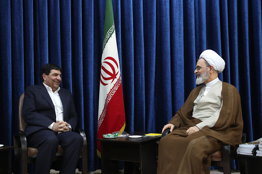 دولت برای رفع گرانی و مشکلات معیشتی بیشتر تلاش کند| تأکید بر اصلاح ساختار بانکها و حمایت از تولید