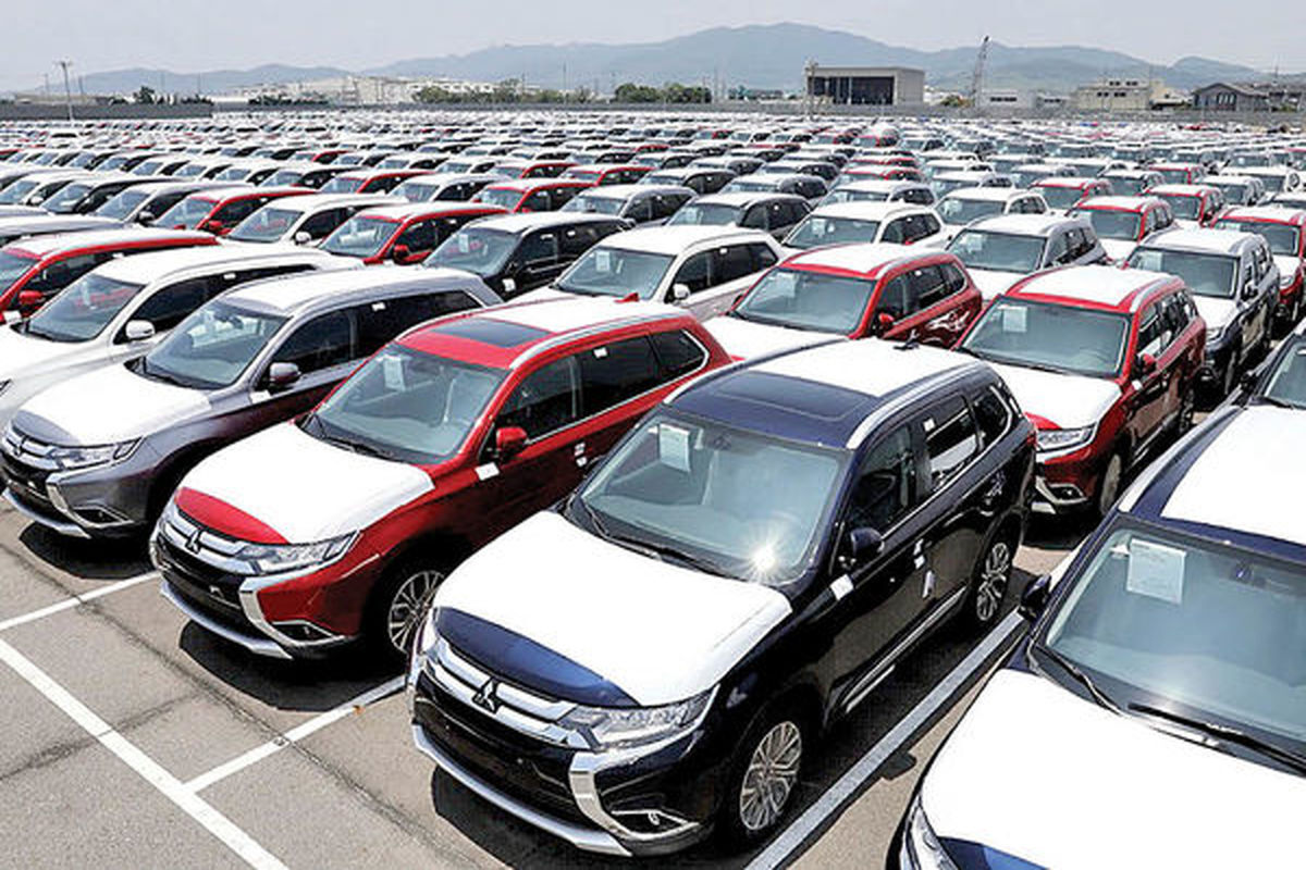 ابتدای دیماه، زمان اعلامی صمت برای واردات خودرو| کارشناسان: محدودیت خرید در بازارهای جهانی وجود دارد