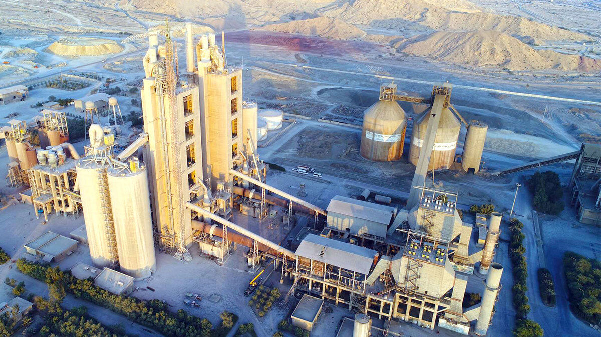 خط تولید کارخانه‌های سیمان خاک می‌ خورد| قیمت غیر منطقی سیمان در ایران