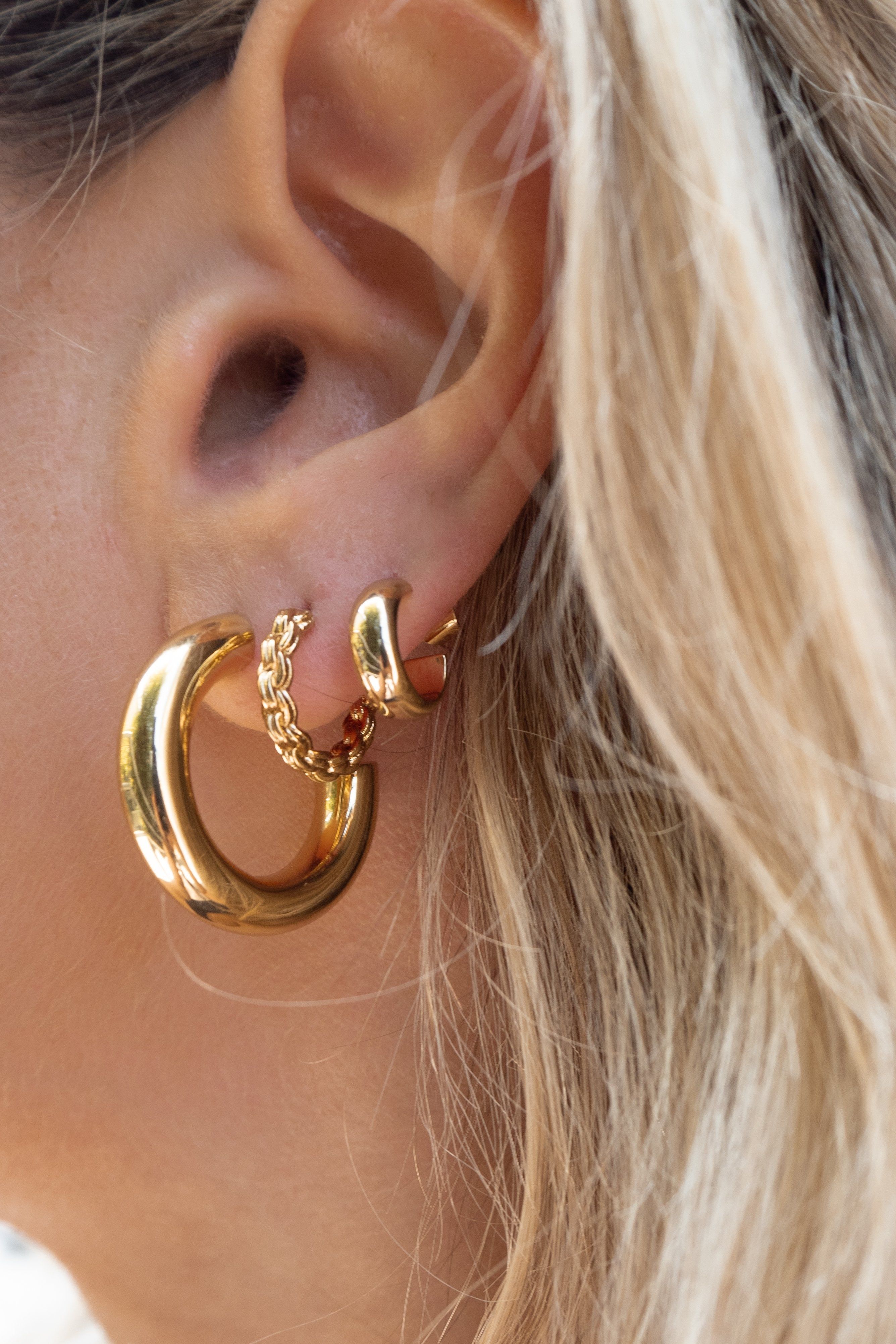 خرید گوشواره طلا زنانه با فاکتور از فروشگاه راف گلد