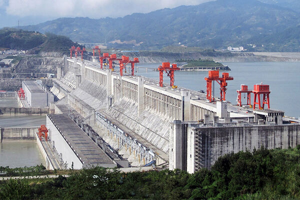 چینی ها ۴۸ پروژه برق را در مازندران اجرا می کنند