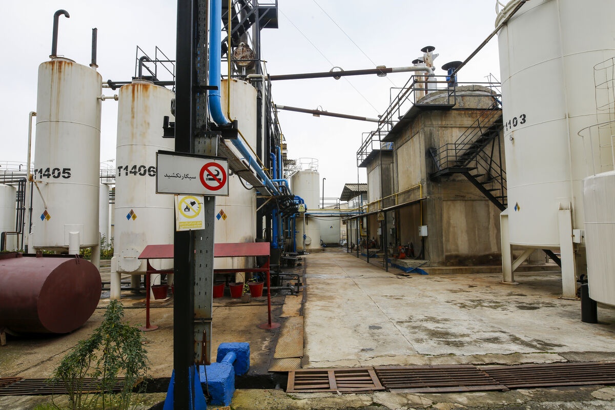 ساز مخالف بانکها در عرضه تسهیلات به تولید | کمبود «نقدینگی» صنایع را کوچک میکند