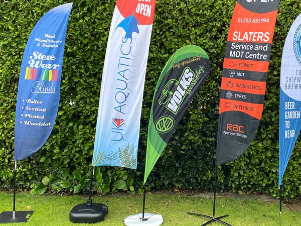 انواع پرچم بادبانی تبلیغاتی