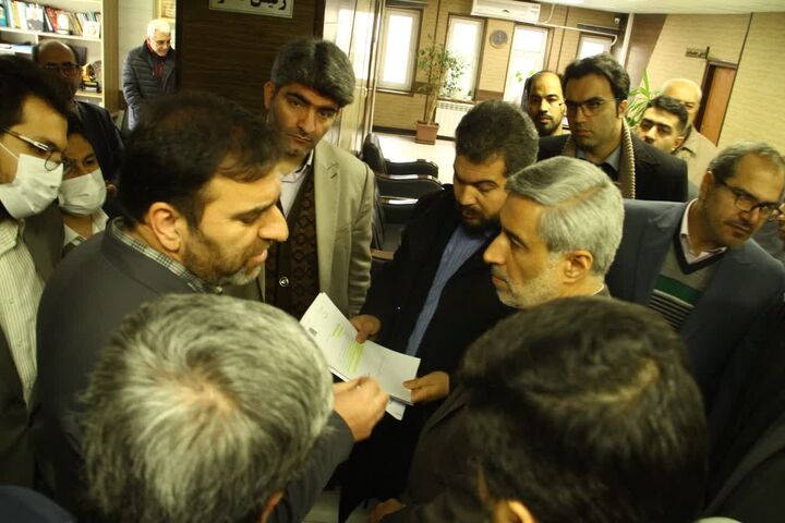 بازدید سرزده استاندار همدان از پاسخگویی به مردم در ادارات  بازدید سرزده استاندار همدان از پاسخگویی به مردم در ادارات