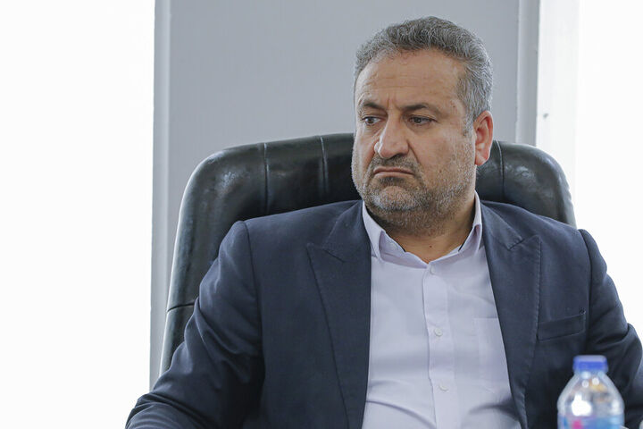 دولت با کاهش حقوق ورودی و تامین ارز نیمایی قیمتها را به بهترین وجه اصلاح کند دولت با کاهش حقوق ورودی و تامین ارز نیمایی قیمتها را به بهترین وجه اصلاح کند