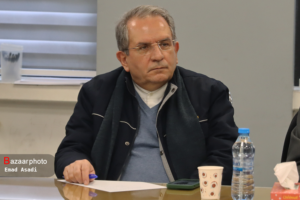 ۶۰۰ میلیارد تومان سود دولت از عرضه خودرو به بورس| تصدی گر خودرو سازان را از هم می پاشد؟