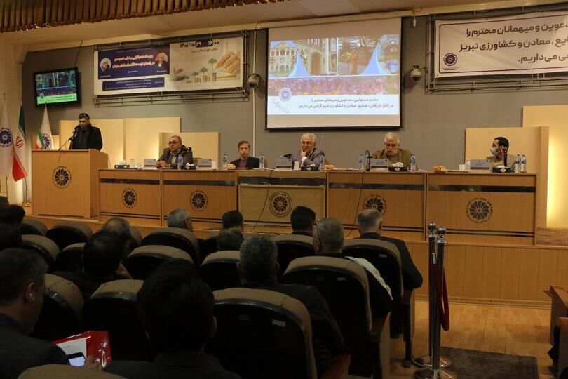 توسعه صادرات تنها راه خروج از مشکلات اقتصادی| ایران کشور فرصتها است