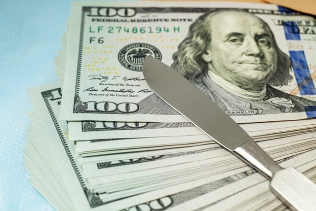 هزینه ابدومینوپلاستی و عوامل موثر بر آن