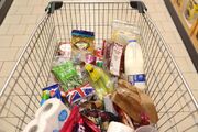 تورم مواد غذایی در ایران کاهش یافت