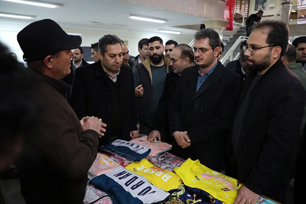استاندار کردستان از نمایشگاه تولیدکنندگان تحت حمایت بنیاد برکت بازدید کرد