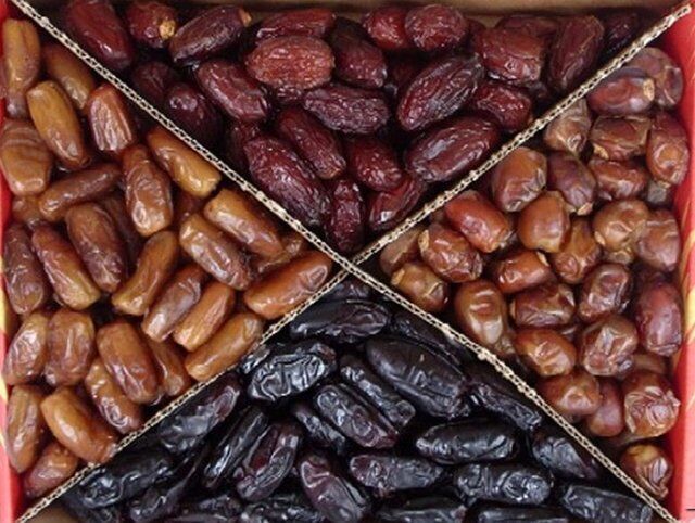 نرخ هر کیلو خرمای مضافتی در ماه رمضان ۸۵ هزار تومان است نرخ هر کیلو خرمای مضافتی در ماه رمضان ۸۵ هزار تومان است