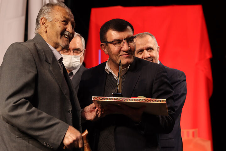 کنگره شهدای داروسازی و سلامت