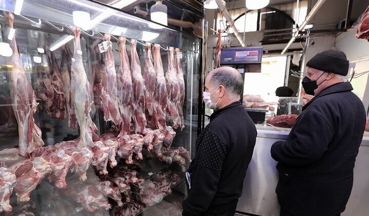 کمبود عرضه دام روز به روز قیمت گوشت را بالا می برد