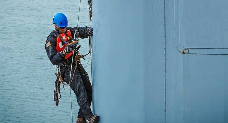 پیچ و رولپلاک نما