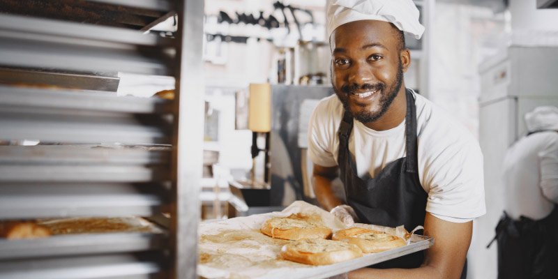 معرفی لوازم و ابزارآلات مورد نیاز شیرینی پزی