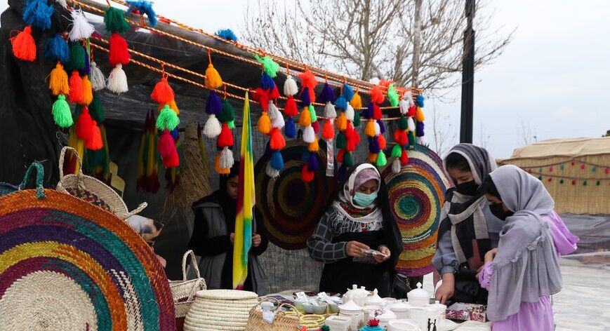 بازار صنایع دستی کرمان رونق گرفت