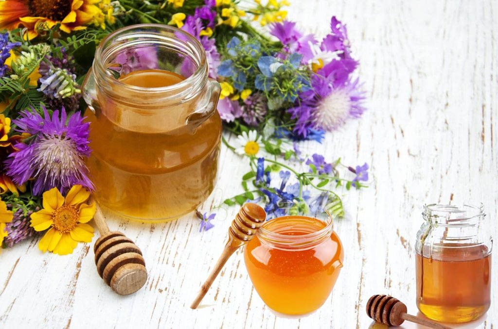 عسل چهل گیاه بهتره یا آویشن؟ کدام خواص بیشتر دارد؟