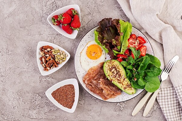 عوارض و خطرات رژیم کتوژنیک و روش های پیشگیری و درمان آنها