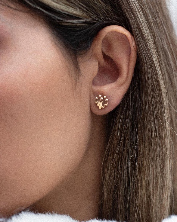 بهترین گوشواره های طلا برای استفاده در محل کار