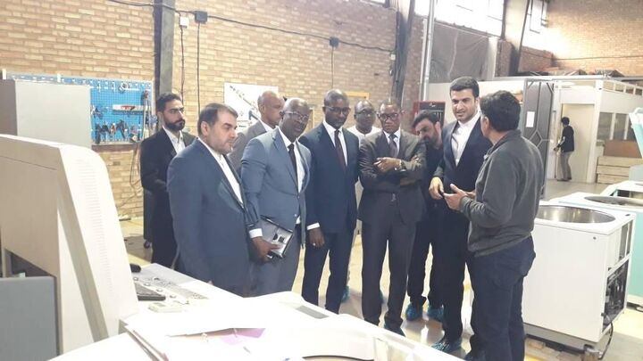 بازدید هیات تجاری غرب آفریقا از پارک نوآوری و فناوری صنعت نفت بازدید هیات تجاری غرب آفریقا از پارک نوآوری و فناوری صنعت نفت