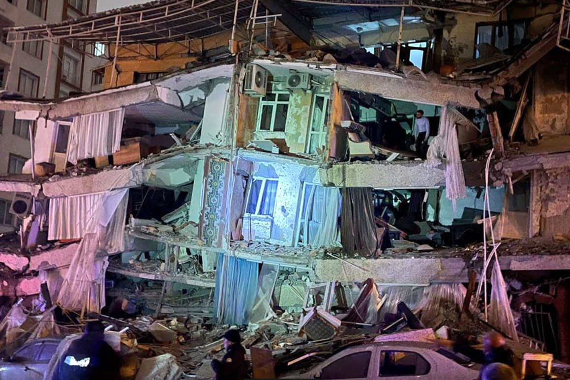 احتمال متوقف شدن پروژه های ساختمانی به علت نوسان ارز