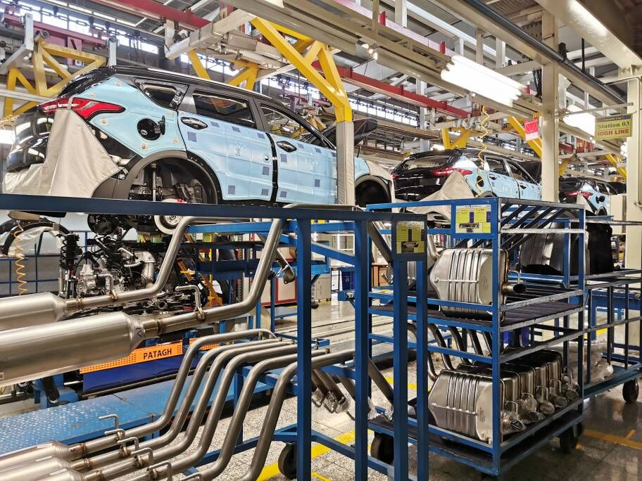 بسترن بی۳۰ به خط تولید بازگشت|توسعه سبد محصول گروه بهمن با خودروهای هیبریدی در ۱۴۰۲