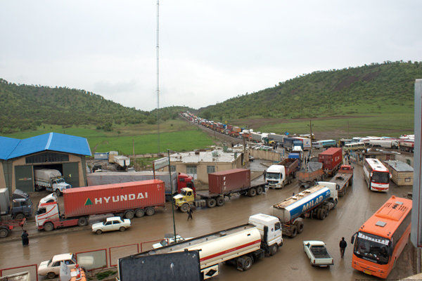 خواب‌سنگین کامیون‌های ترانزیتی در مرزهای شرقی| تقاضا برای کالا افزایش و سرعت صادرات کاهش یافت