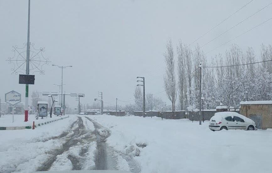 برف استان سمنان را غافل‌گیر کرد | آخرین تقلاهای زمستان