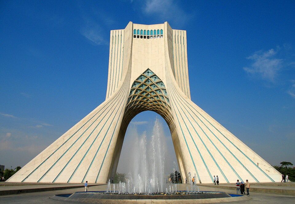 جزئیات سفر ارزان قیمت یک روزه به تهران | زیبایی‌های نوروزی